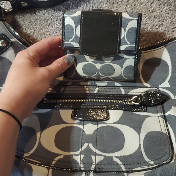 Coach signature black/gray/white Purse with wallet - Picture 4 of 8